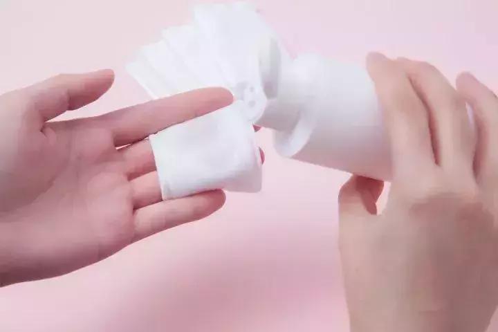 护肤推荐不踩坑,平价水乳测评提亮保湿