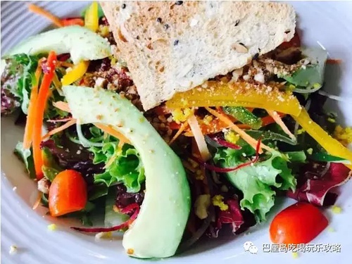 除了烤猪脏鸭餐，巴厘岛哪里还有其它美食？