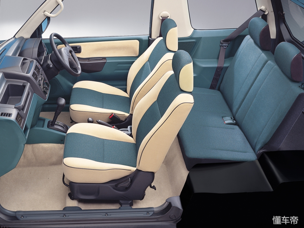 吉姆尼和帕杰罗mini,最新款帕杰罗mini