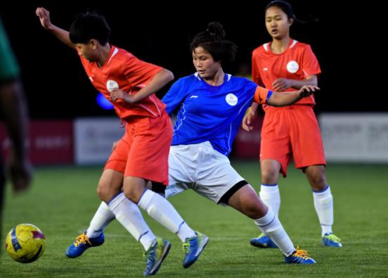 玫瑰之星相约“球王”期待未来铿锵绽放