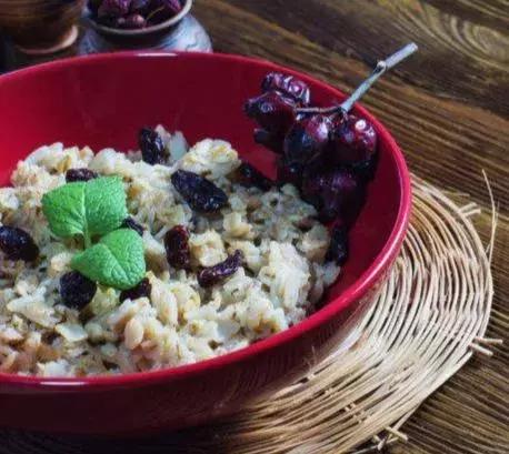 睡觉枕头边上都是油是怎么回事,晚上睡起来枕头都是口水怎么办