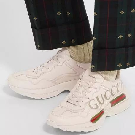 一辈子不穿运动鞋,不买双运动鞋总感觉自己老了