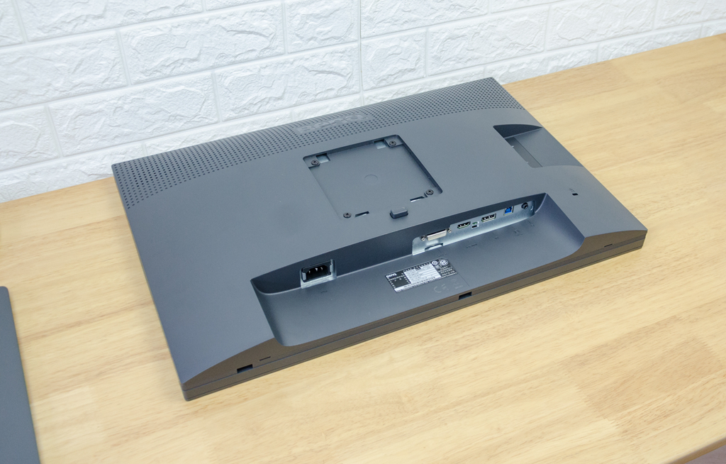 明基sw240显示器怎么设置,明基显示器sw240颜色饱和度过高