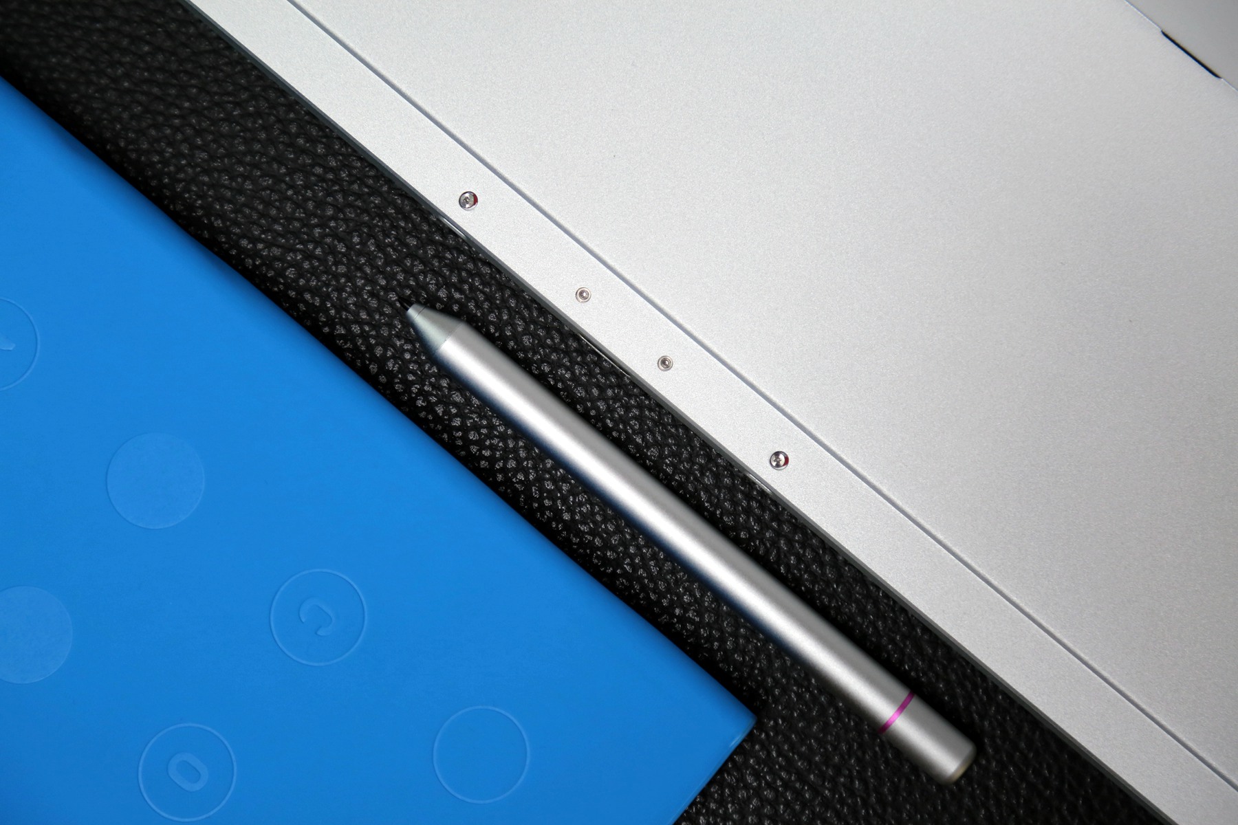 voyoi7plus二合一平板电脑,轻薄便携兼具性能笔记本5000