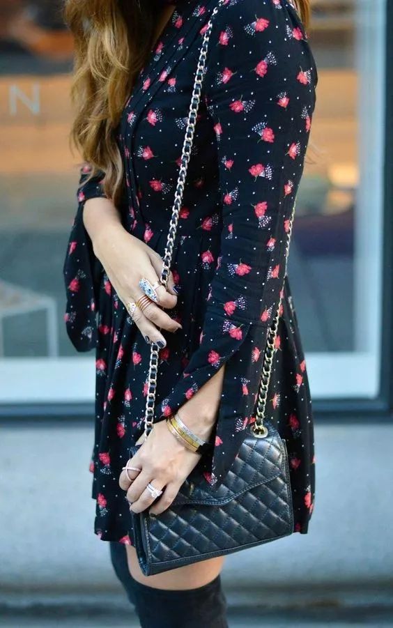 流行什么款式的包包又实用,今年流行大包包还是小包包