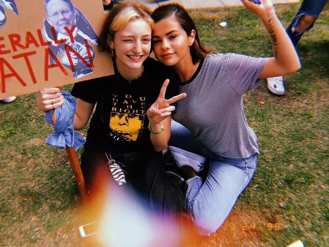 小贾和卡戴珊都用的拍立得APP，真得不试一下吗？丨编辑推荐