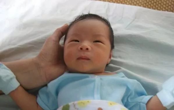 艾悦子百家说135期—宝宝“歪脖子”怎么办？你需要知道这些！