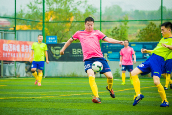 热血V盟为梦而战太原万科2018V盟社区杯足球联赛开幕