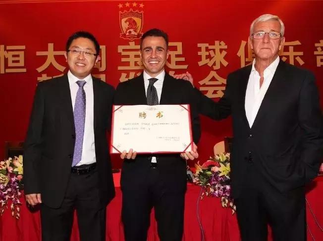 恒大0:2升班马,球迷炮轰卡纳瓦罗:你有什么资格当恒大主帅?