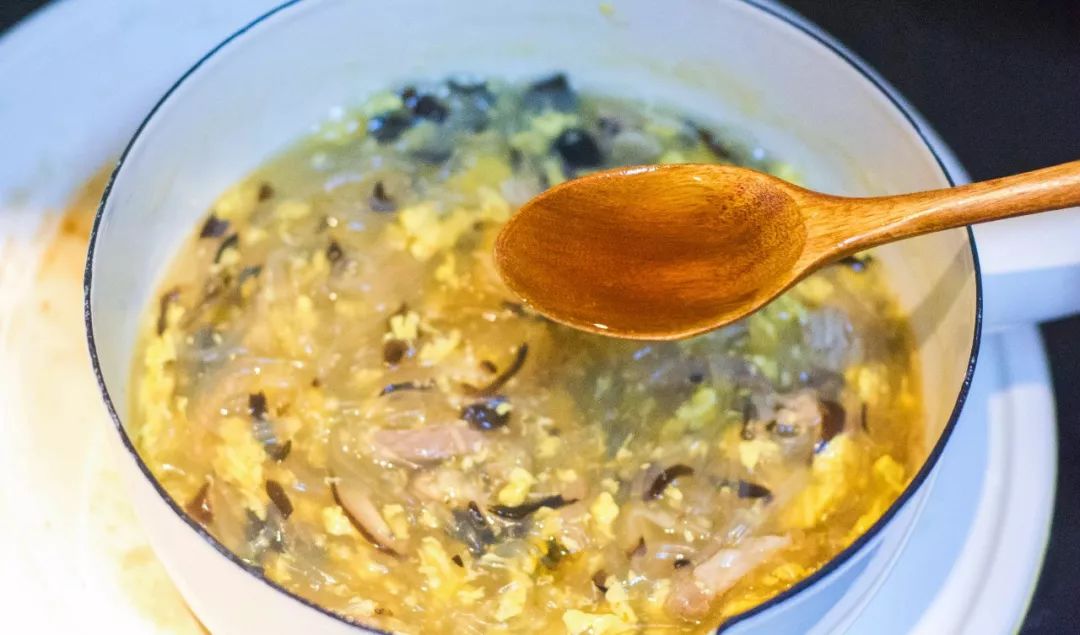 不用一分钱吃大餐,不用付钱就能吃鱼子酱