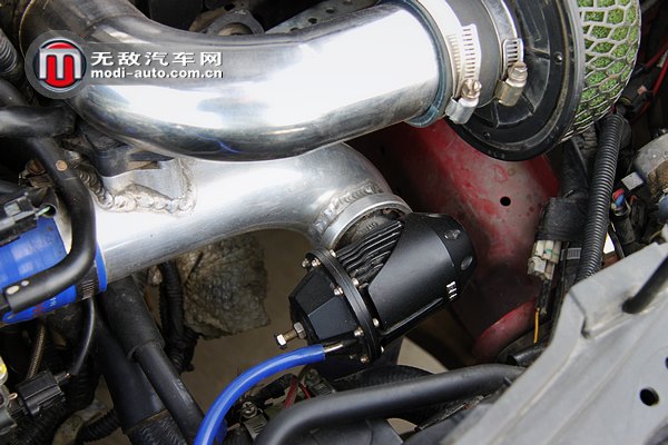 这个聚会里面没有一辆合法的车！