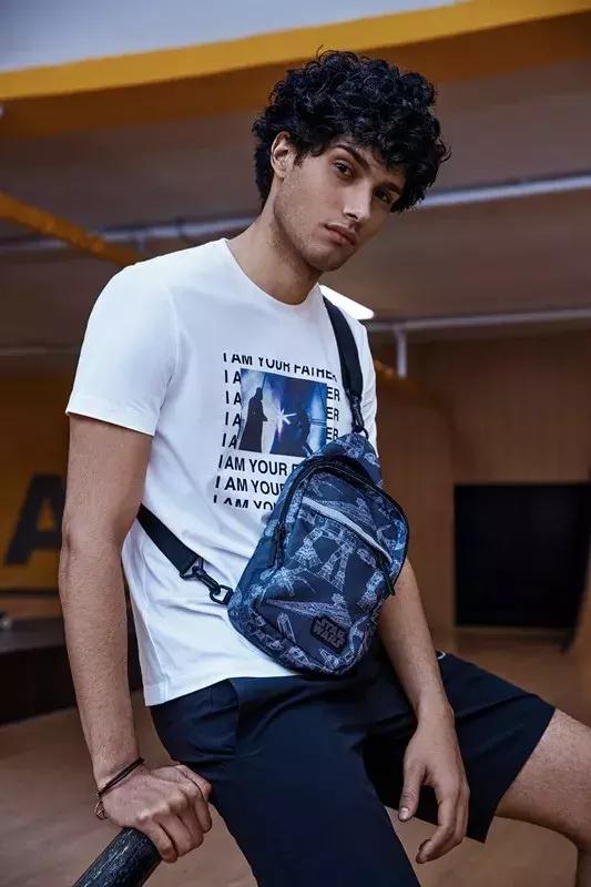 以后装逼就说我穿李宁的时候，你还在穿阿迪耐克