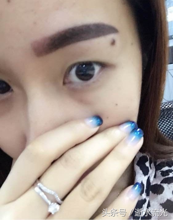 宝妈做纹眉后，感觉眉毛有点粗，被老公笑话，说我像蜡笔小新！