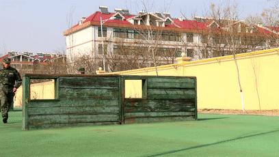 400米军事障碍教程,陆军400米障碍通过技巧