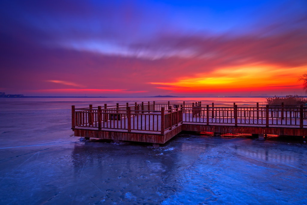 什么情况下使用偏振镜,偏振镜的使用方法的视频