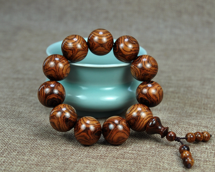 玩了三年的海南黄花梨,玩了五年的海南黄花梨手串