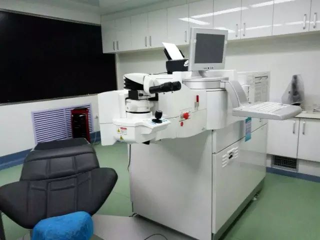 外伤眼睛肿了热敷还是冷敷好,眼睛上火肿了用冷敷还是热敷