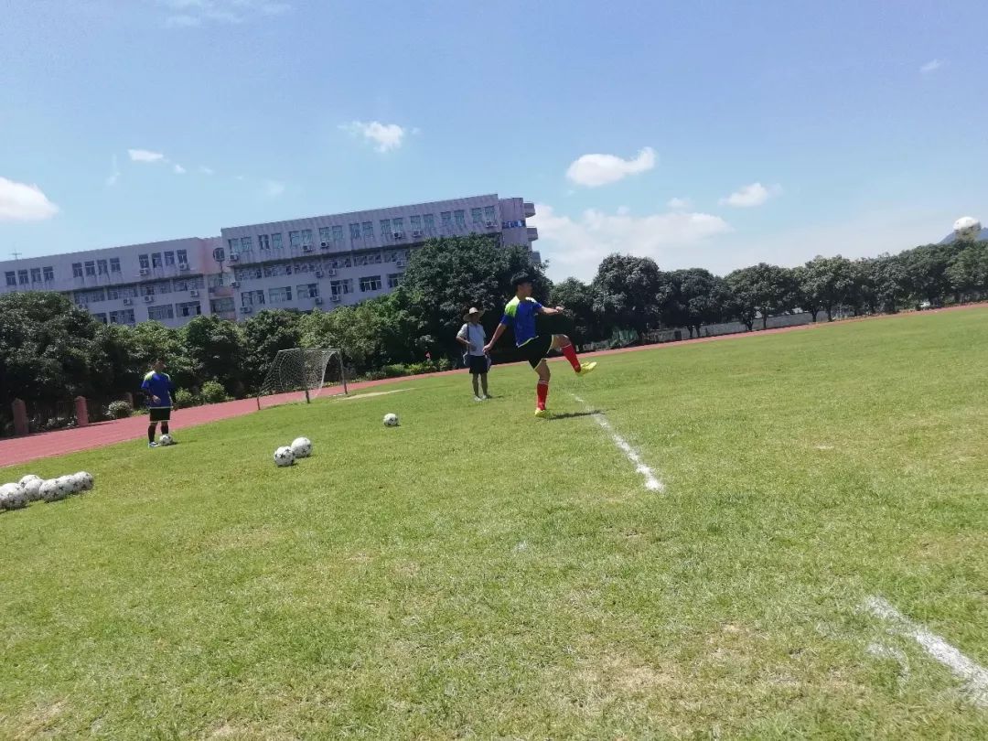 体育让生命更美好,生命因体育而精彩