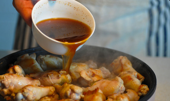 家装品牌银装速果的厨子开课堂了！教你如何用橙子做出美食！