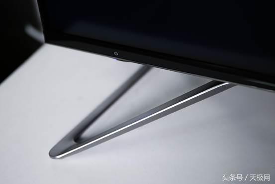 32寸ai智慧语音全面屏顶配电视,海信电视e72a