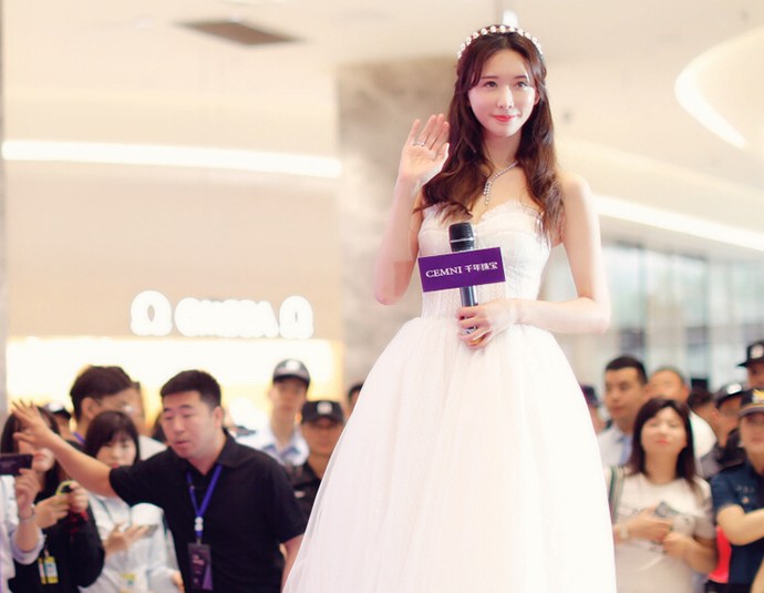 44岁林志玲穿出18岁少女感,46岁林志玲会保养