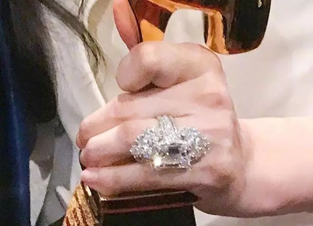 李晨送范冰冰的礼物,李晨送给范冰冰什么礼物