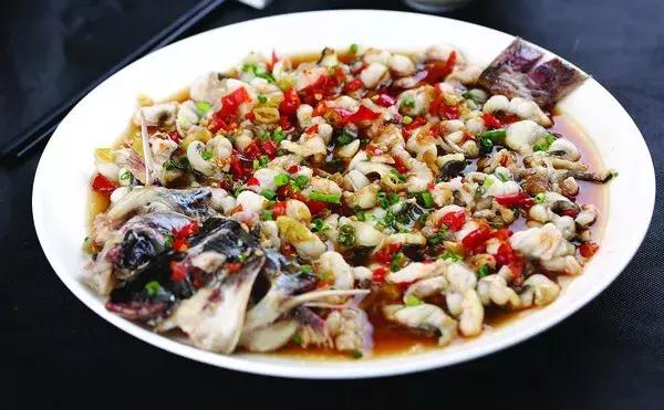 巽寮湾(读:xùnliáowān是粤东数百公里中海水最洁净海湾之一