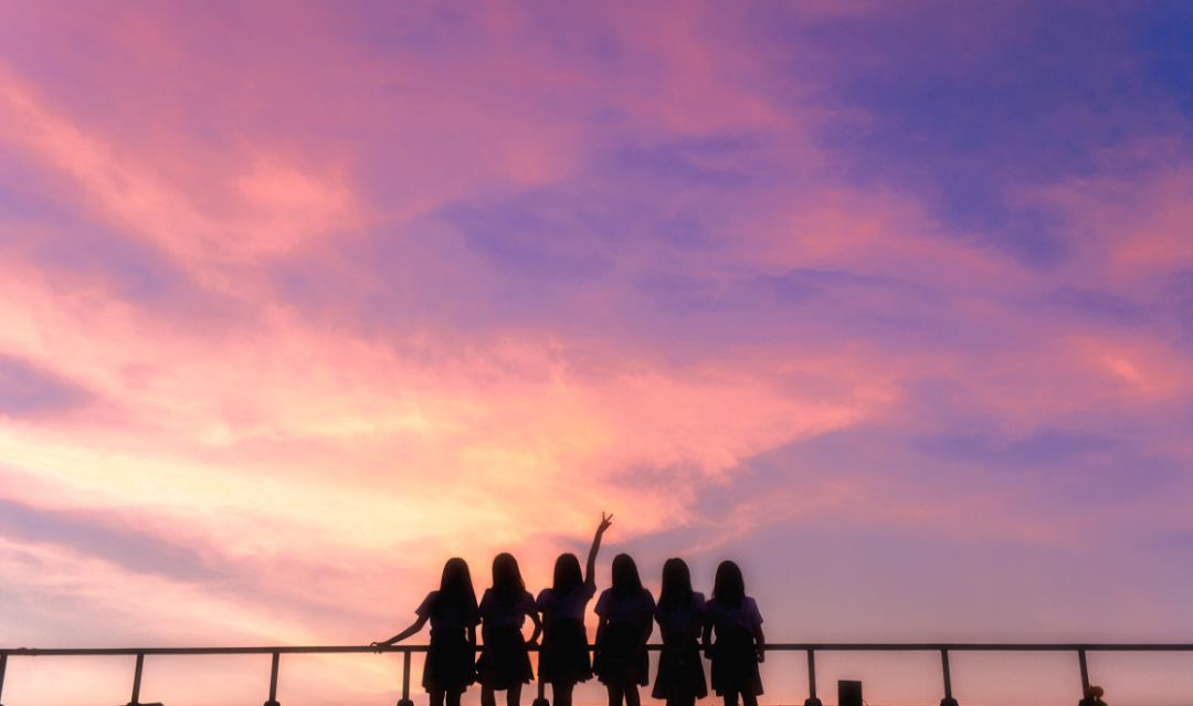 五十人集体照拍照姿势创意大全,高逼格的集体照怎么拍