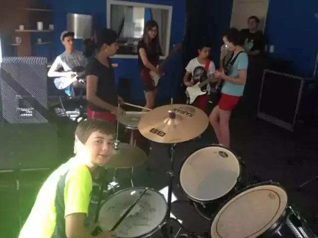 gibson吉他公司历史 (gibson电吉他真那么好吗)