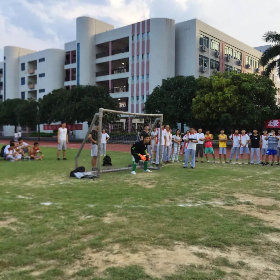 「活力邓中」绿茵之茂盛，足球之生机