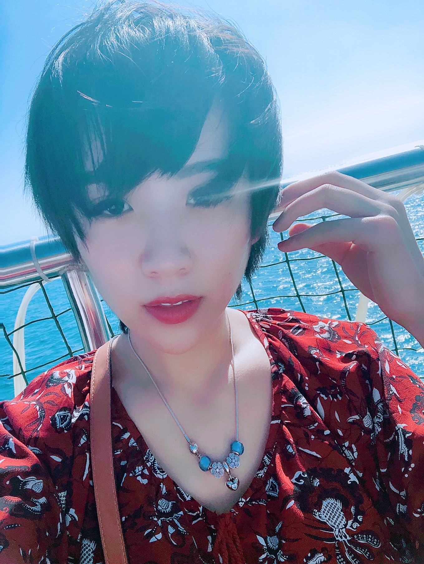 一个人去三亚跟团好还是自由行好,一个人到三亚