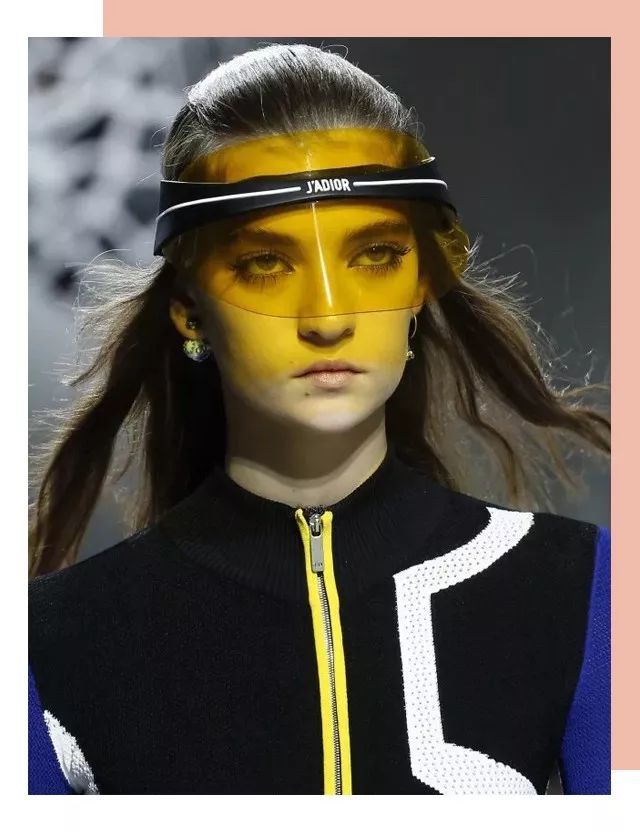 有了它出门还怕没有电吗,有了它出行也可以多带几双鞋