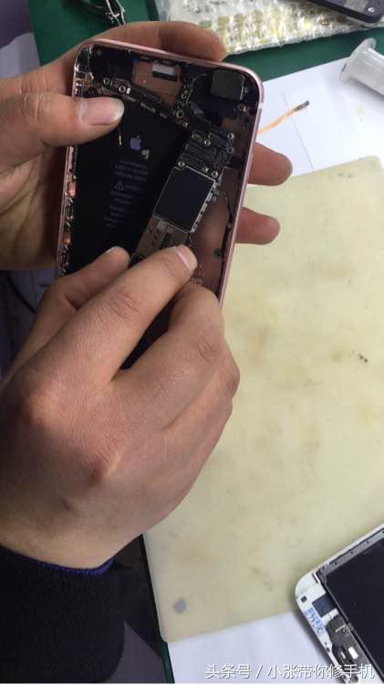 iphone6s内存太满导致无限白苹果,iphone6s内存不足无法开机