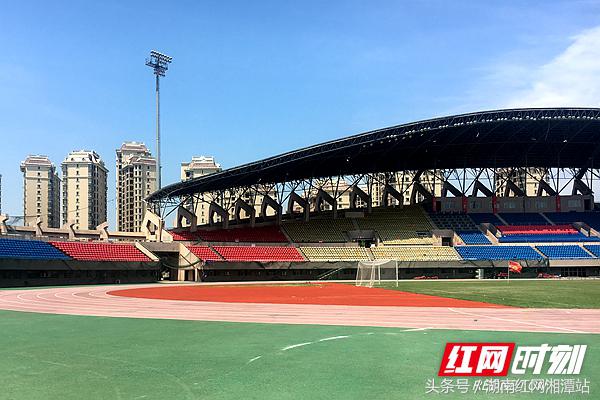 湘潭市体育中心羽毛球馆收费吗,湘潭体育中心羽毛球馆预订电话