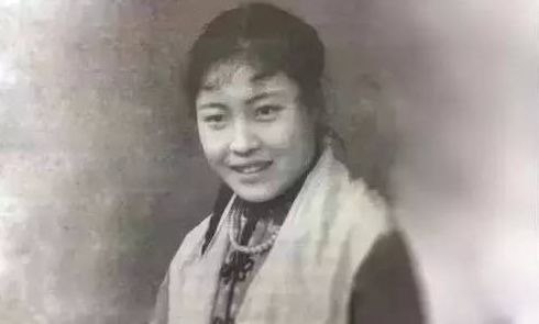 女人必须靠自己自力更生,单身女人靠自己打拼成长