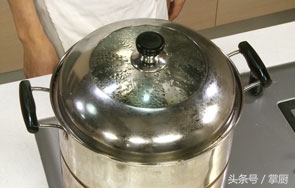 手把手教你清蒸大闸蟹的正确做法,清蒸大闸蟹的做法全过程