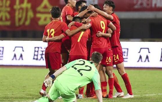 中国队3比0匈牙利足球,匈牙利4-0英格兰