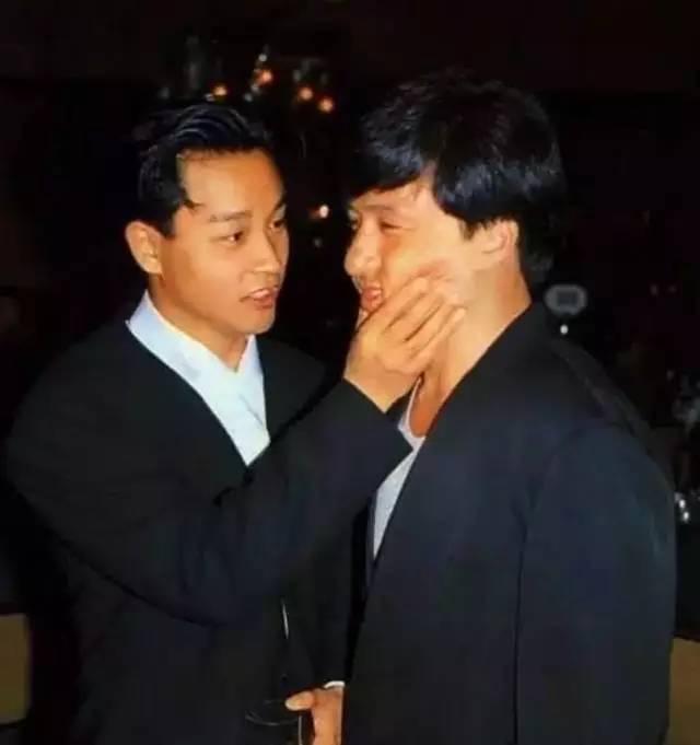 合影留念永不忘,同学合影照时光一去永不回