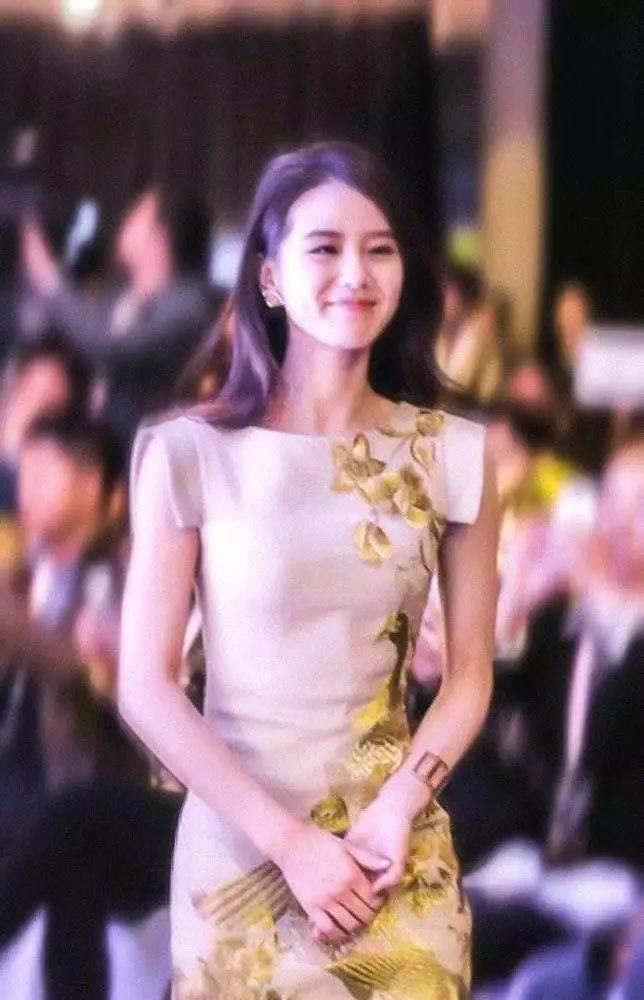 刘诗诗穿旗袍美得倾国倾城，惊艳了众人，惊艳了时光！