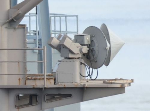 航母夜间打开探照灯,航母夜间起舞