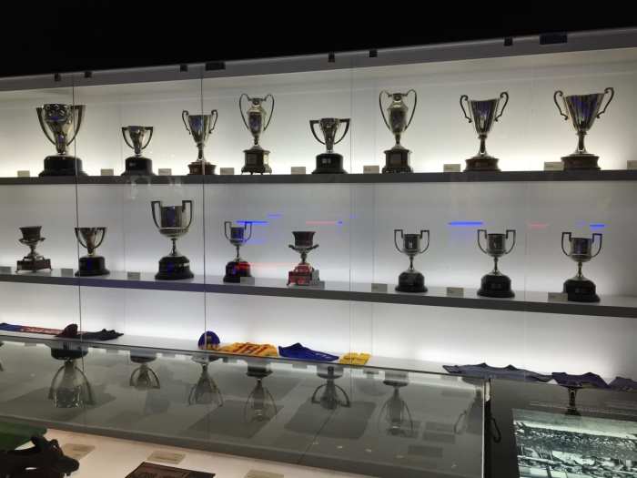 巴萨主场诺坎普是城市名吗,巴萨主场诺坎普颠球