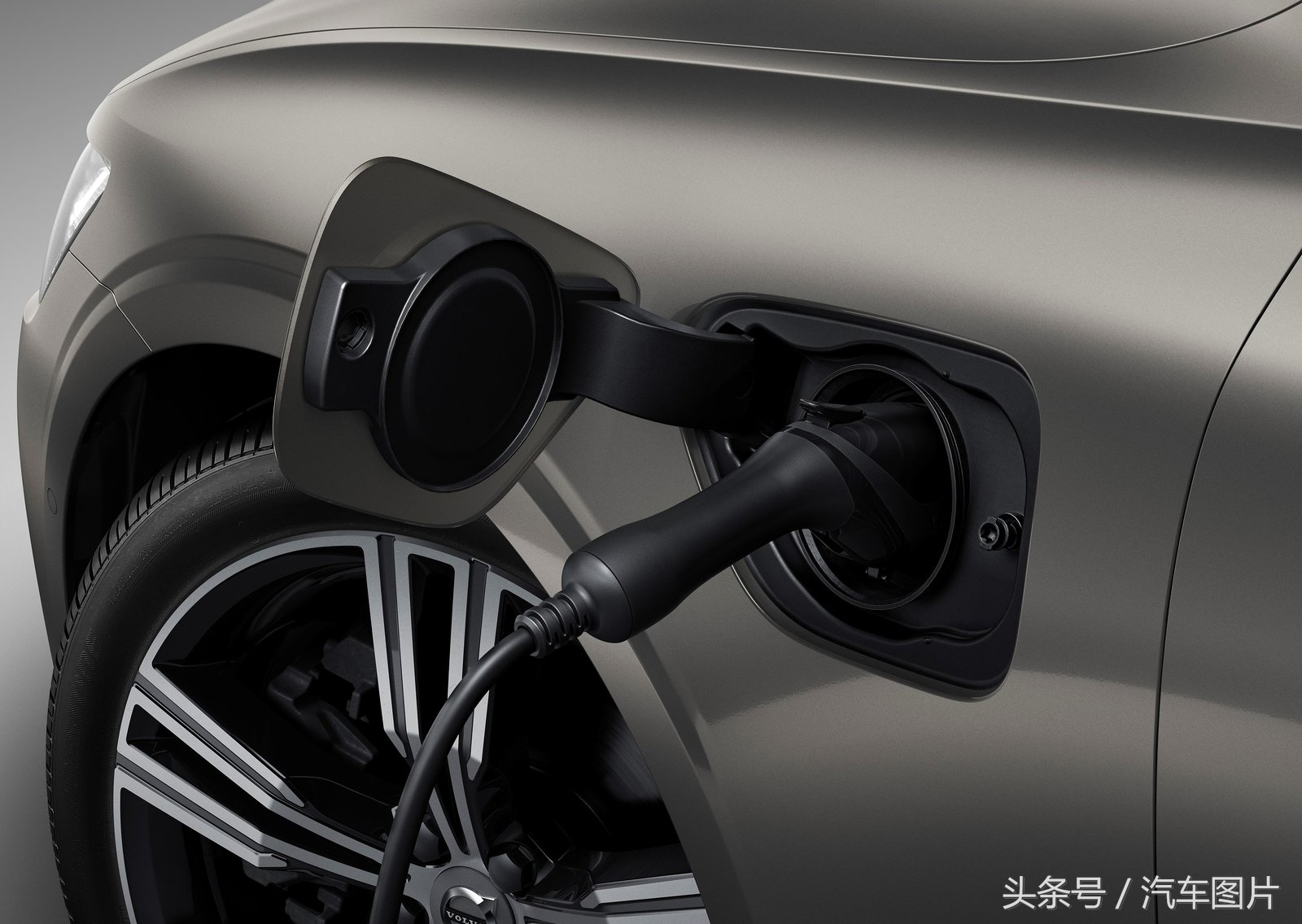 沃尔沃旅行车v60落地价,沃尔沃v60二手值得买吗