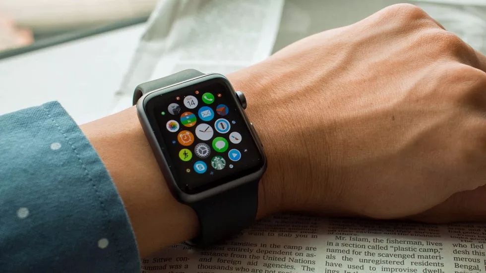 宝姿母公司停牌，将公布并购信息；爱马仕、香奈儿等店员涉嫌参与洗钱；周大福入选全球年度奢侈品百强｜更多