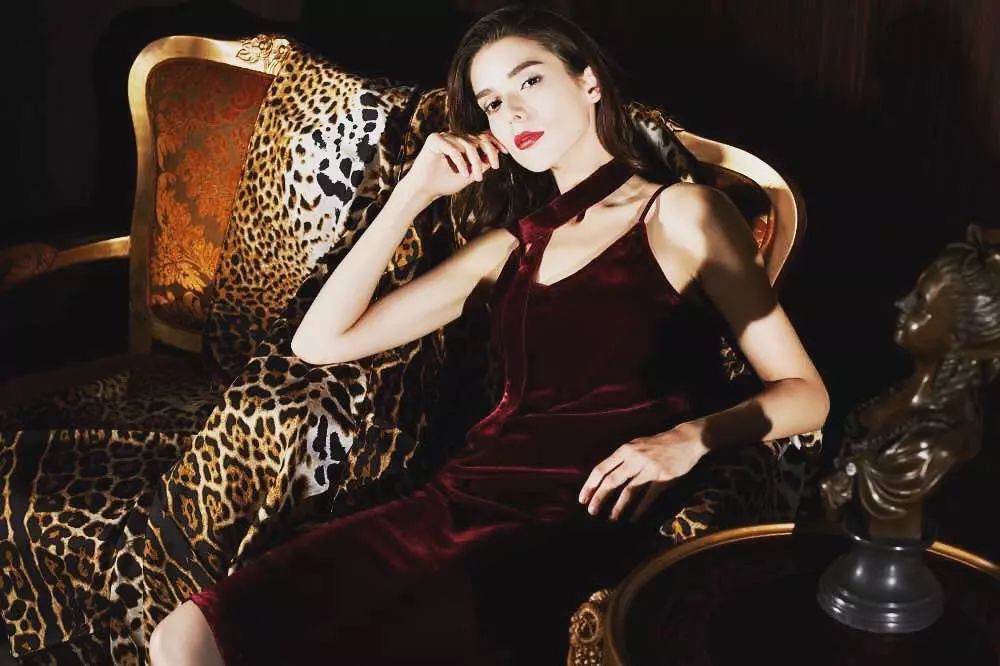 美到骨子里的丝绒这样穿才够高级,想要穿出优雅高级范儿