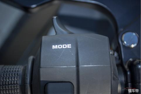 本田cbr250rr四缸水冷跑车,本田cbr250rr是街跑吗