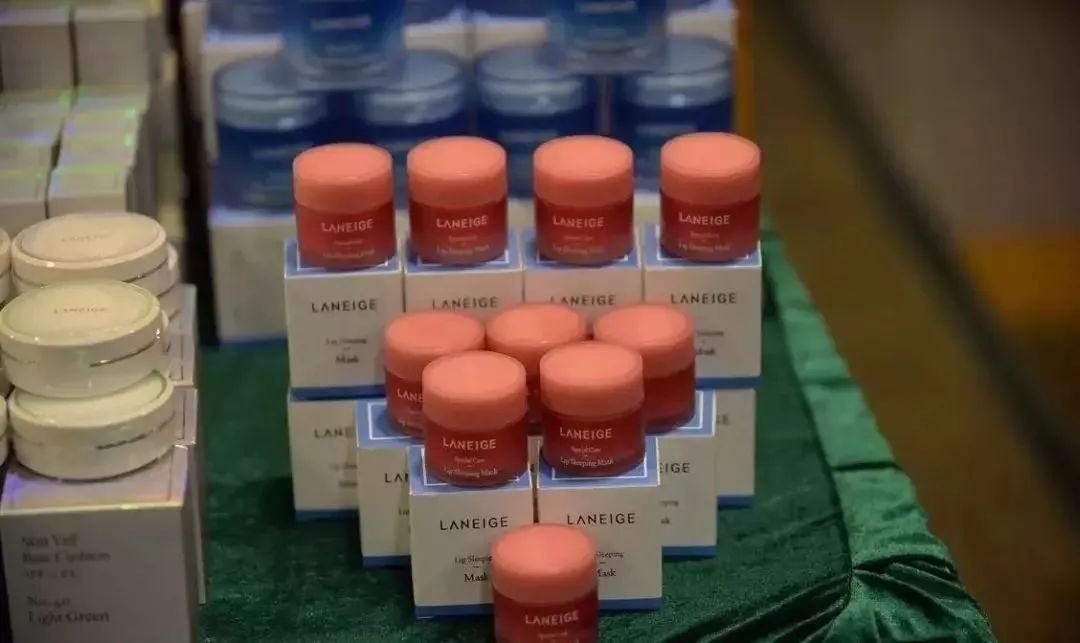 珠海拱北海关查获水货,香港查获72万元假货