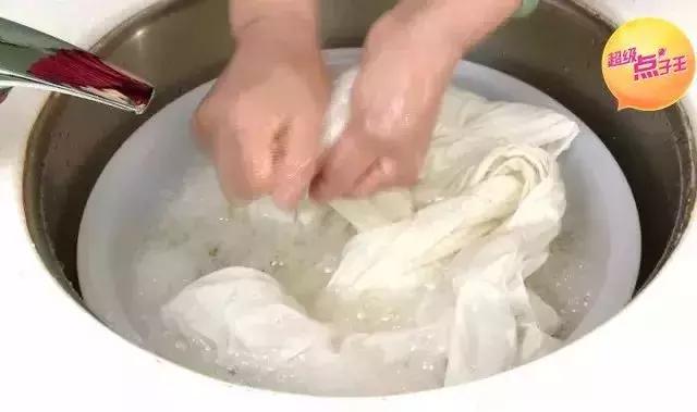 白衣发黄一招解决,白衣变黄用什么方法洗白