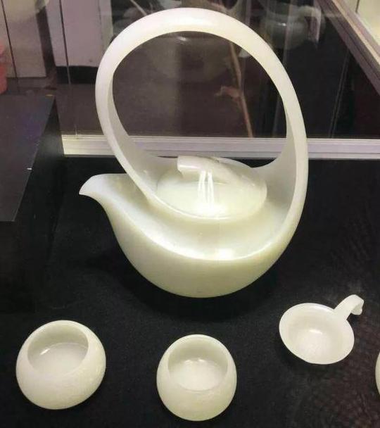 购买和田玉哪个平台最好,和田玉含其他矿物成分值得购买吗