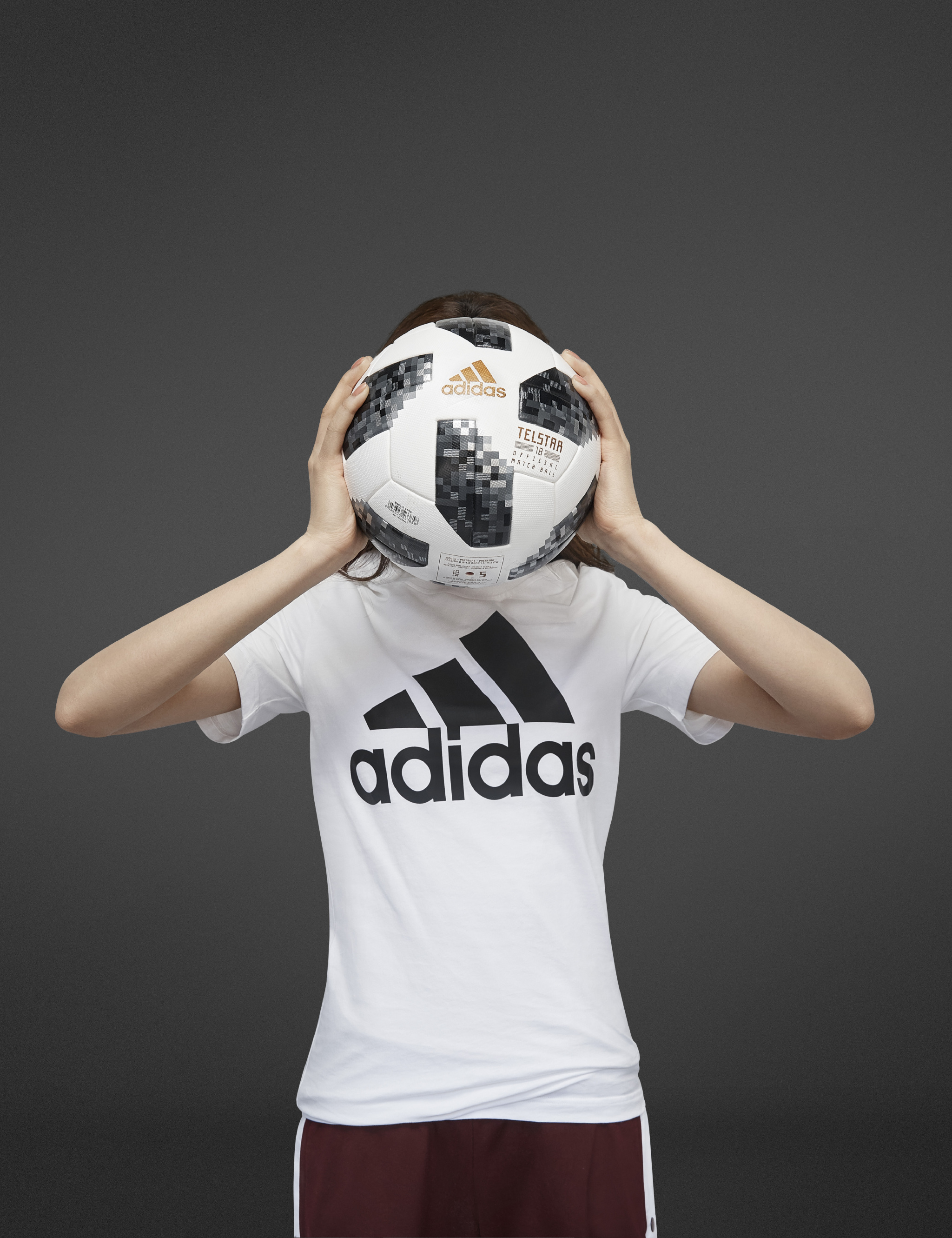 杨幂易烊千玺代言荣耀,刘亦菲迪丽热巴杨幂易烊千玺