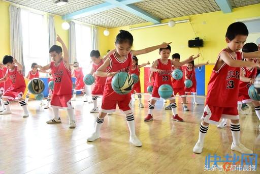 一分钟传50个球，徐州这群5岁的篮球宝贝了不得！
